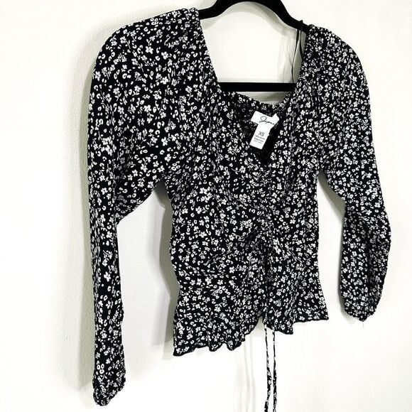 NWT Japna Black & White Floral Drawstring Crop Top - Picture 3 of 9